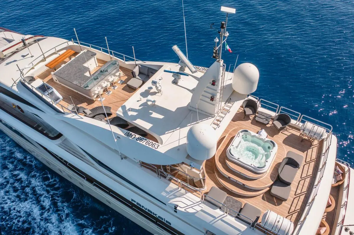 150ft Astondoa Yacht — photo 3 of 8