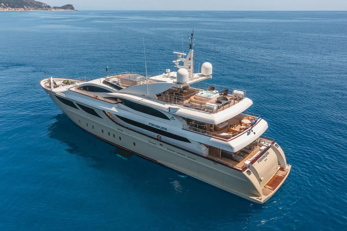 150ft Astondoa Yacht — photo 6 of 8