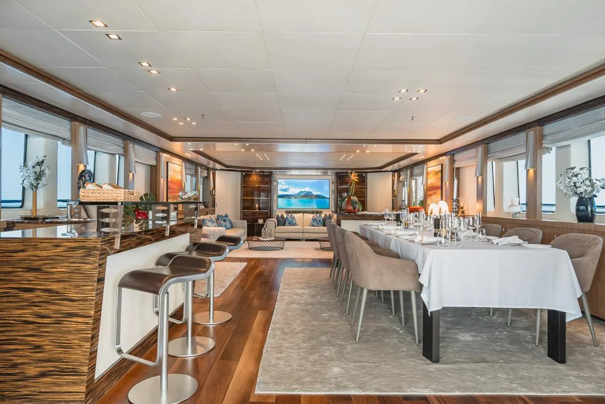 150ft Astondoa Yacht — photo 8 of 8