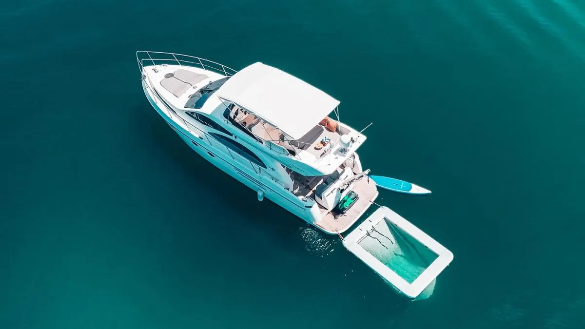 Azimut 46ft — Azimut yacht charter, main view