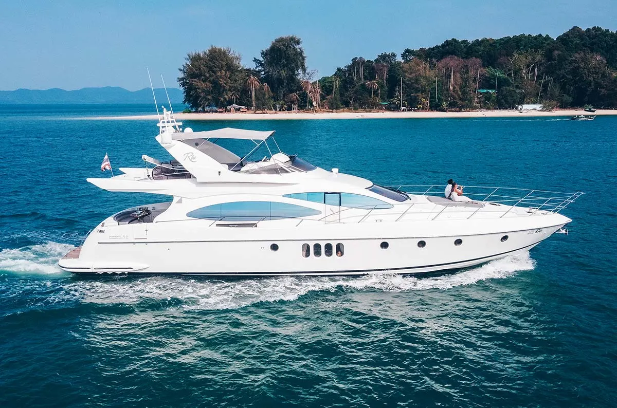 Azimut 68ft — Azimut yacht charter, main view
