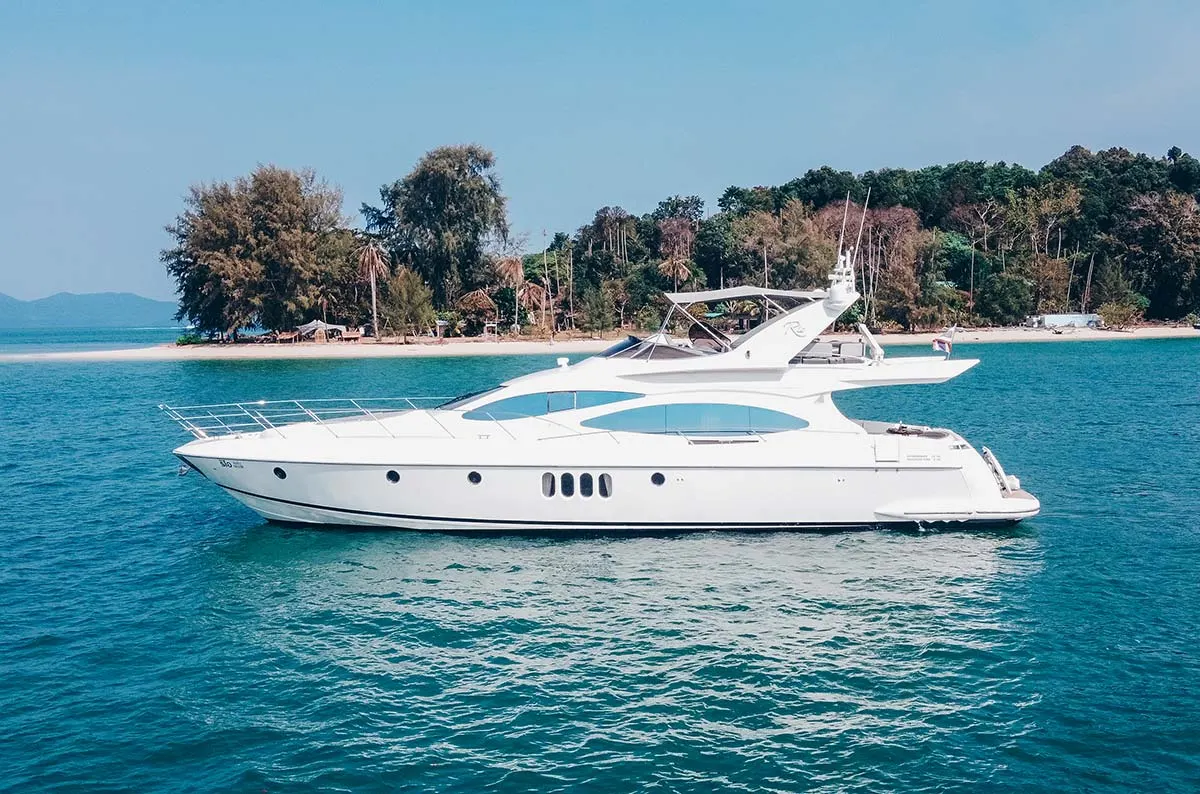 Azimut 68ft — photo 5 of 8