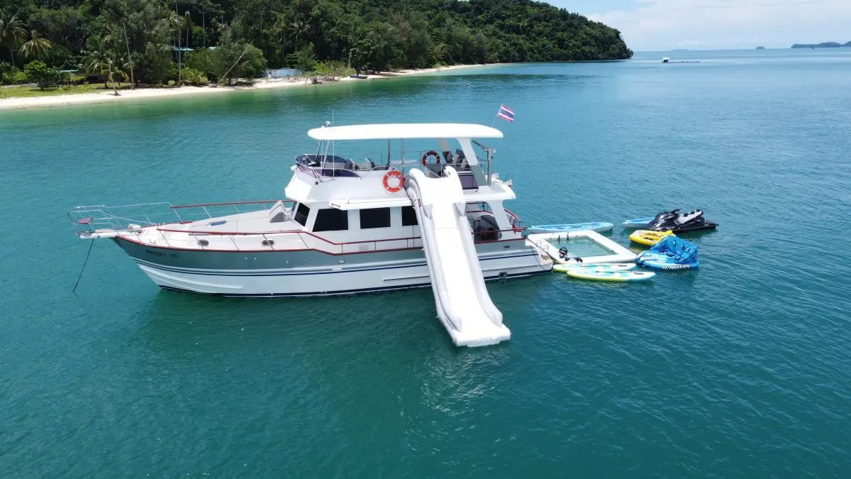 Grand Banks 53ft — Grand Banks Yacht yacht charter, main view