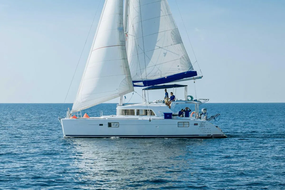 Lagoon 44ft (A) — Lagoon yacht charter, main view