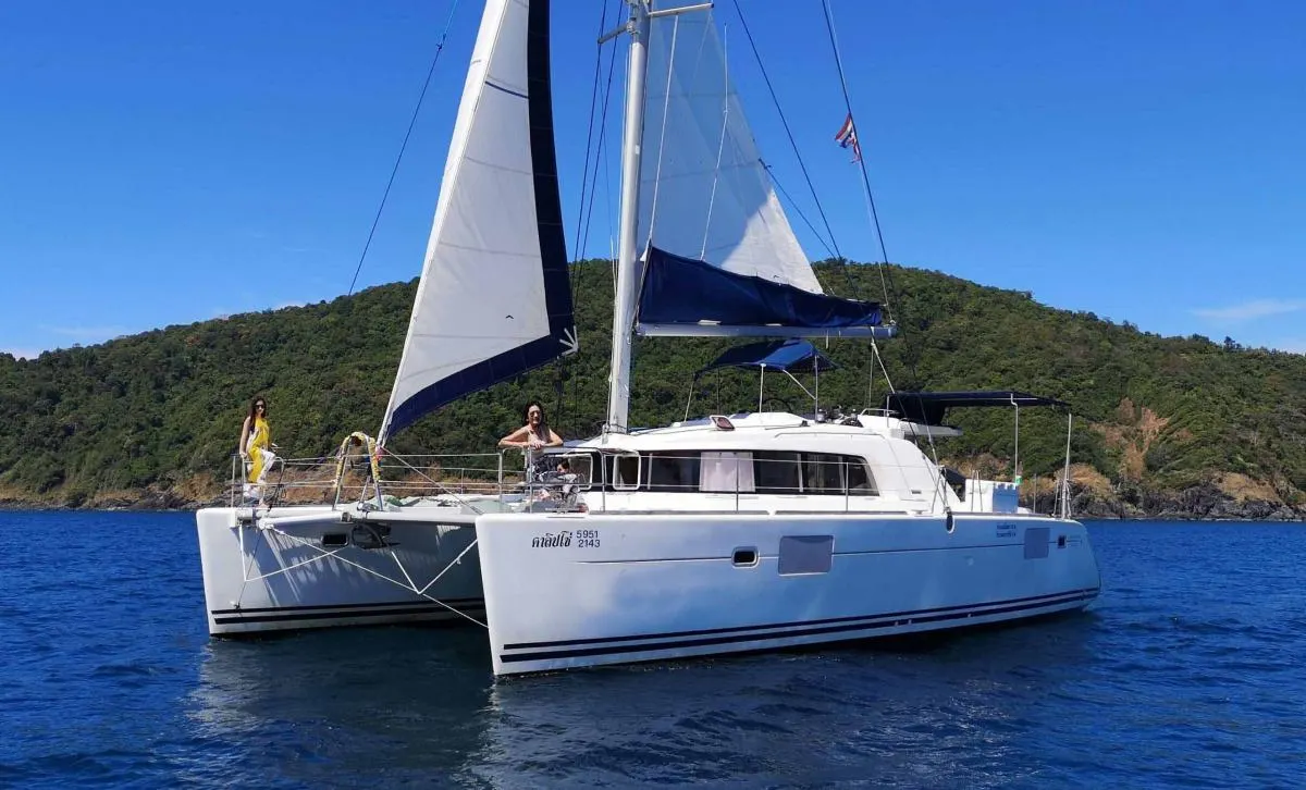 Lagoon 44ft (B) — Lagoon yacht charter, main view