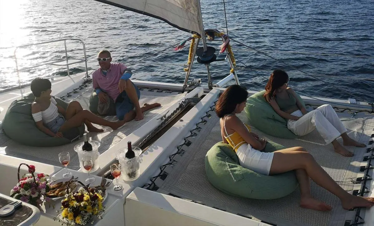 Lagoon 44ft (B) — photo 6 of 8