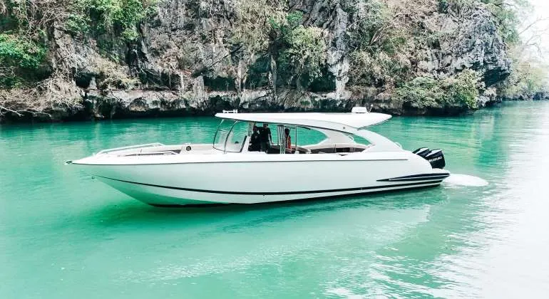 Luxury Sport Cruiser 42ft — photo 4 of 8