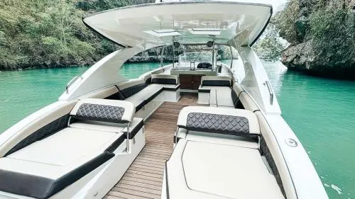Luxury Sport Cruiser 42ft — photo 8 of 8