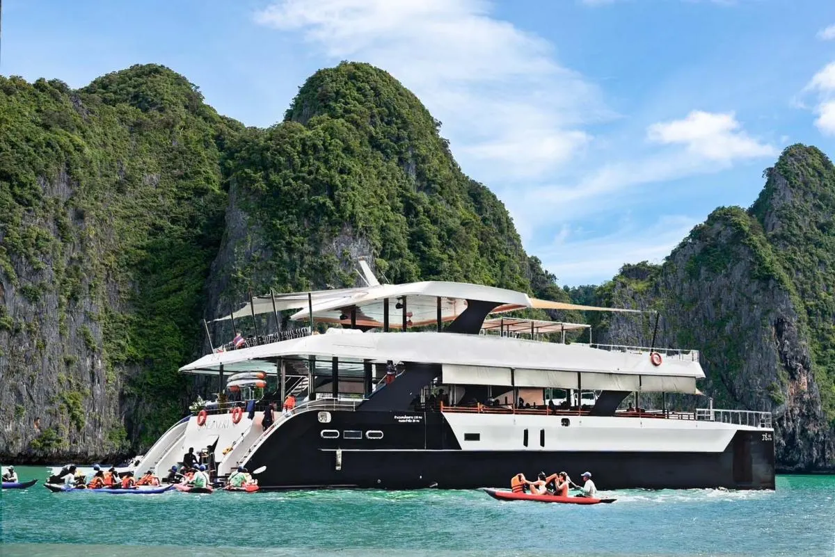 Party Catamaran 111ft — Party Catamaran yacht charter, main view