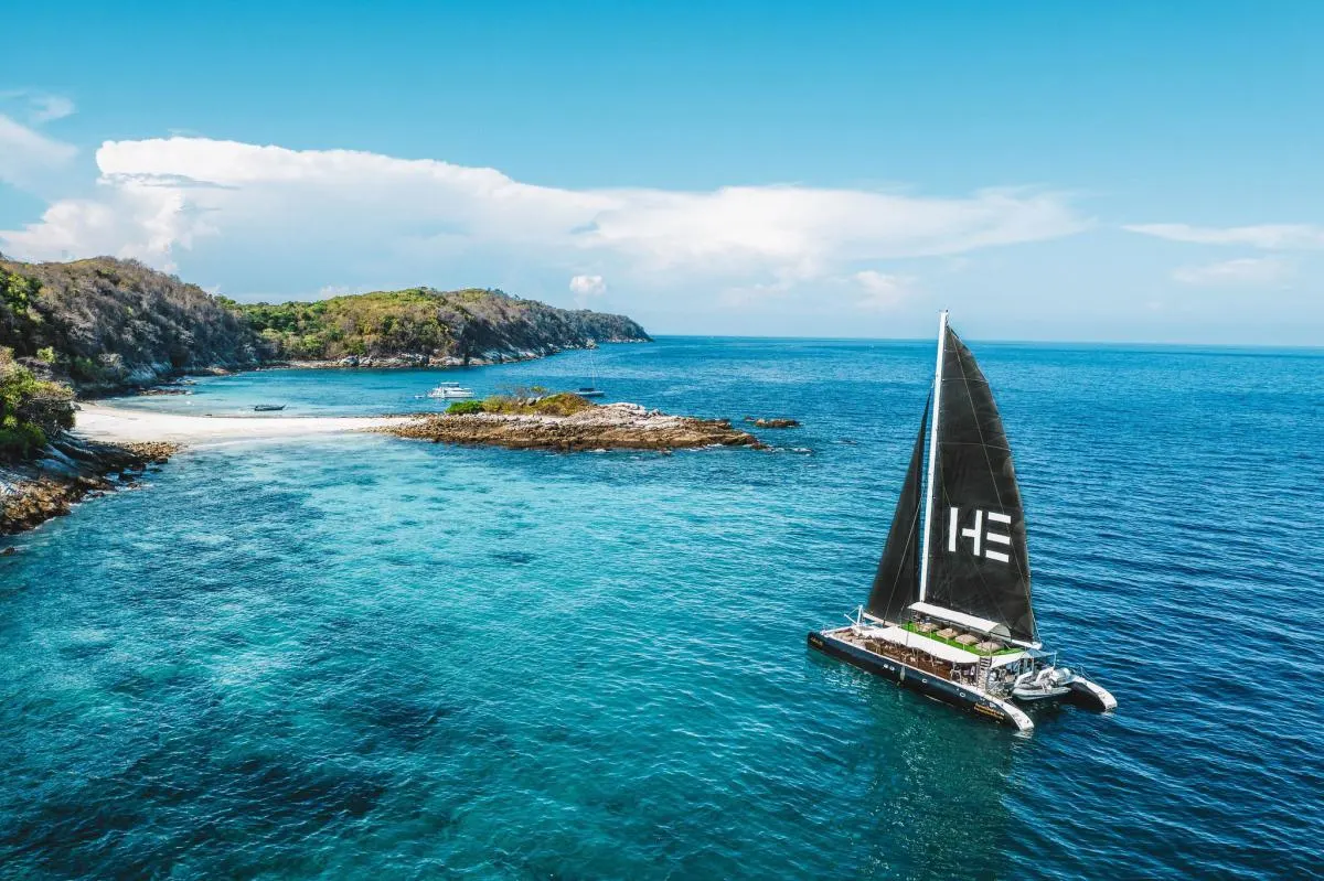 Party Catamaran 80ft — photo 3 of 8