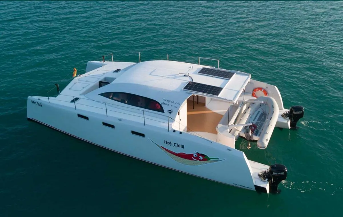 Power Catamaran 36ft — Power Catamaran yacht charter, main view