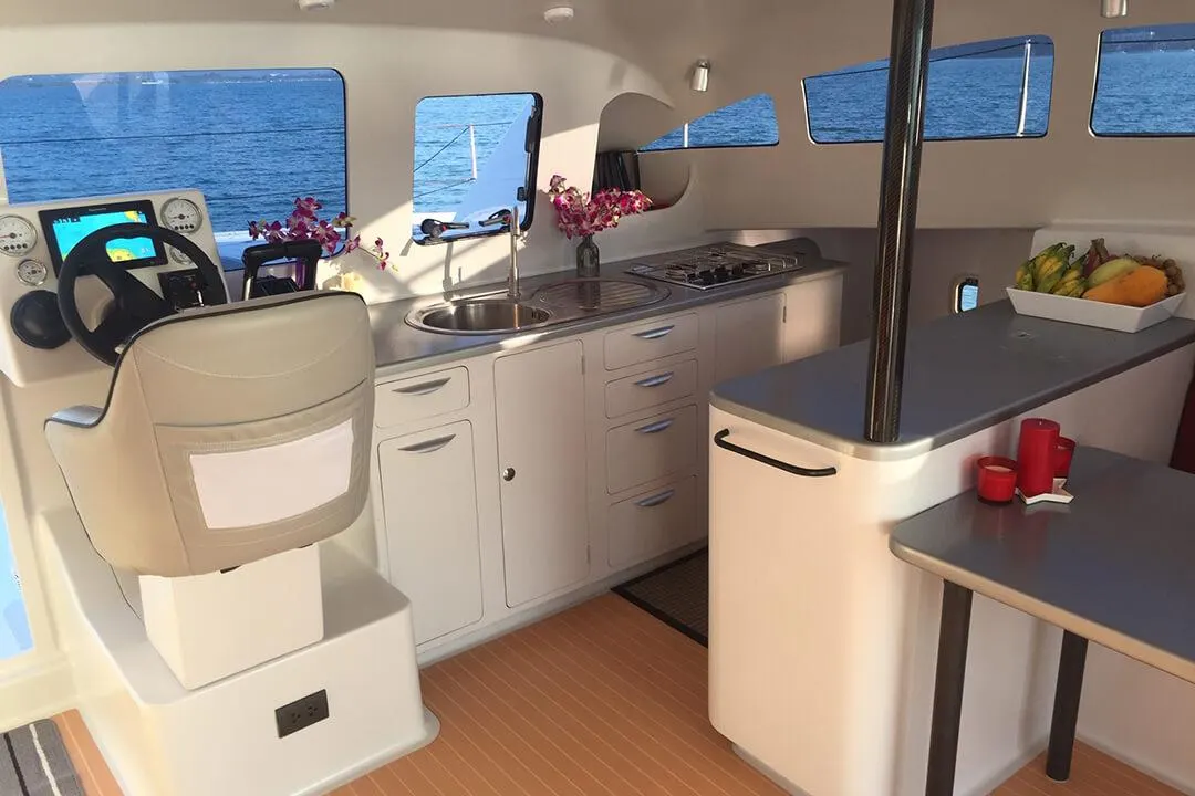 Power Catamaran 36ft — photo 7 of 8
