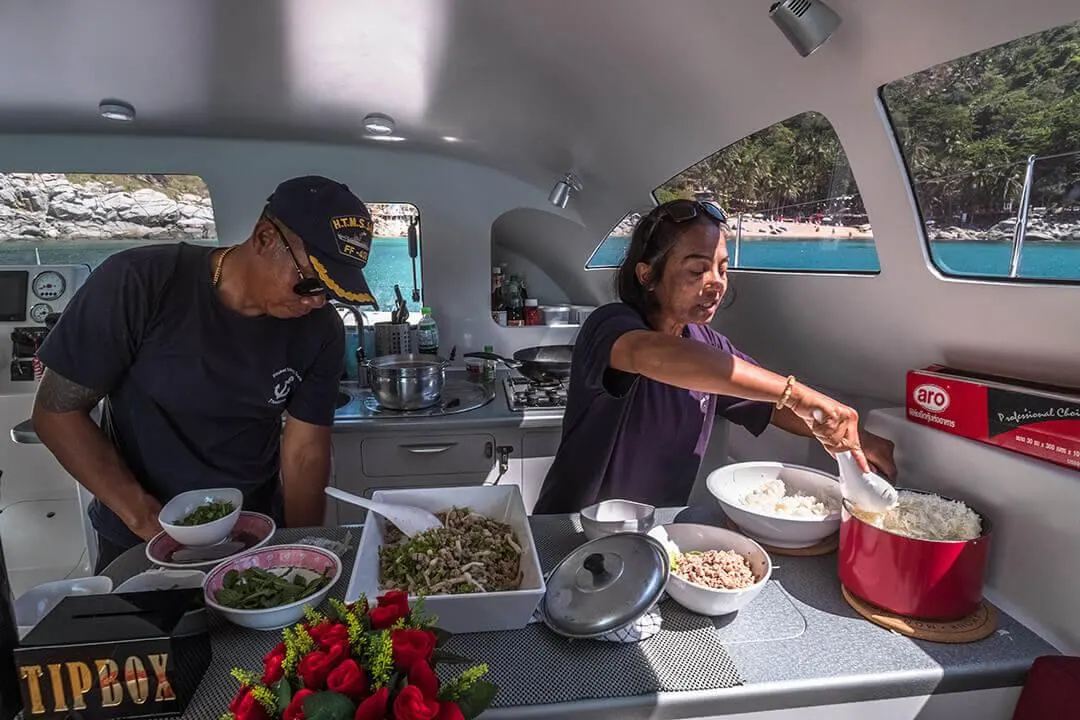 Power Catamaran 36ft — photo 8 of 8