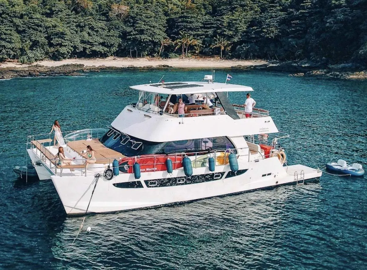 Power Catamaran 46ft — photo 7 of 8