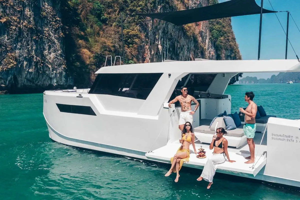 50ft Power Catamaran — photo 7 of 8