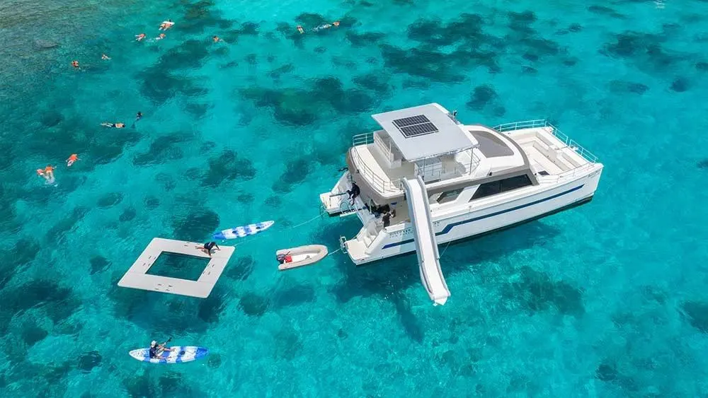 Power Catamaran 53ft — photo 2 of 8