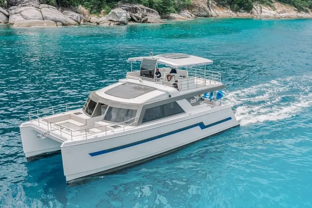 Power Catamaran 53ft — photo 3 of 8