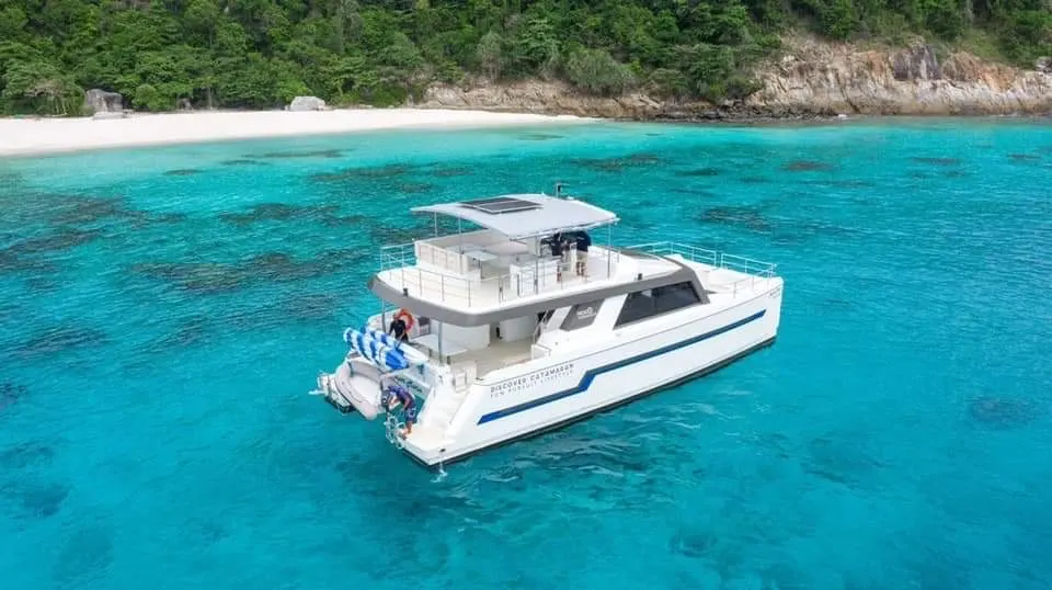 Power Catamaran 53ft — photo 4 of 8