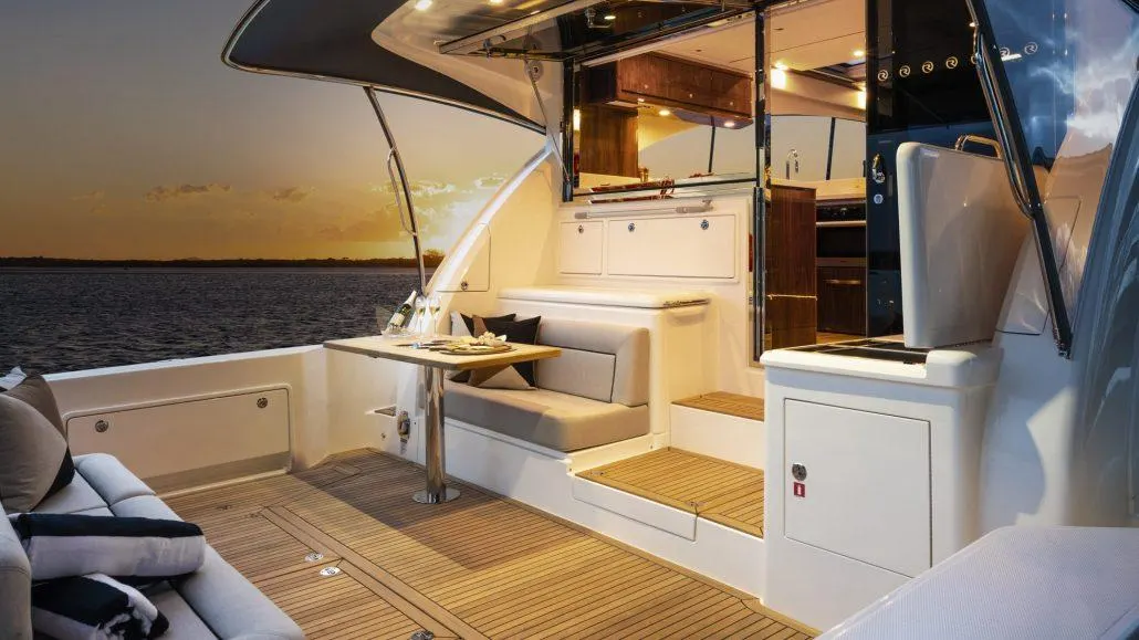 Riviera 58ft — photo 4 of 8