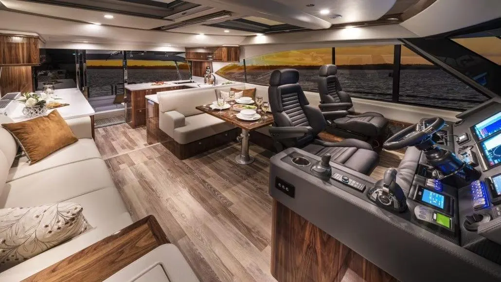 Riviera 58ft — photo 8 of 8
