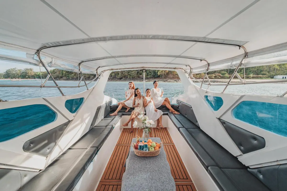 Speedboat 40ft — photo 8 of 8