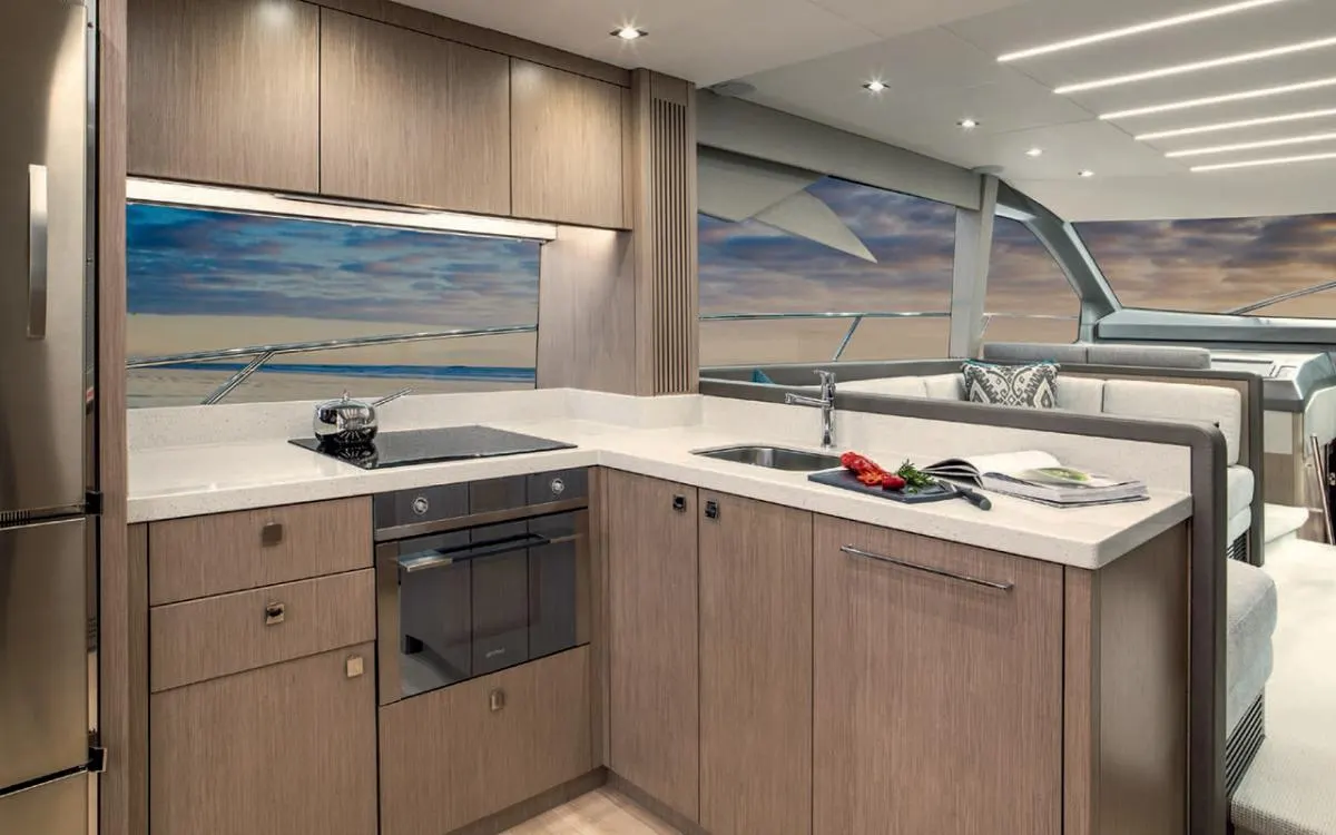 Sunseeker 68ft — photo 6 of 8