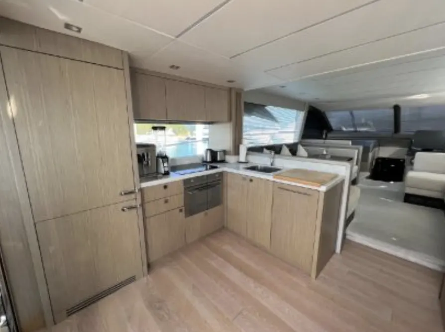 Sunseeker 68ft — photo 7 of 8
