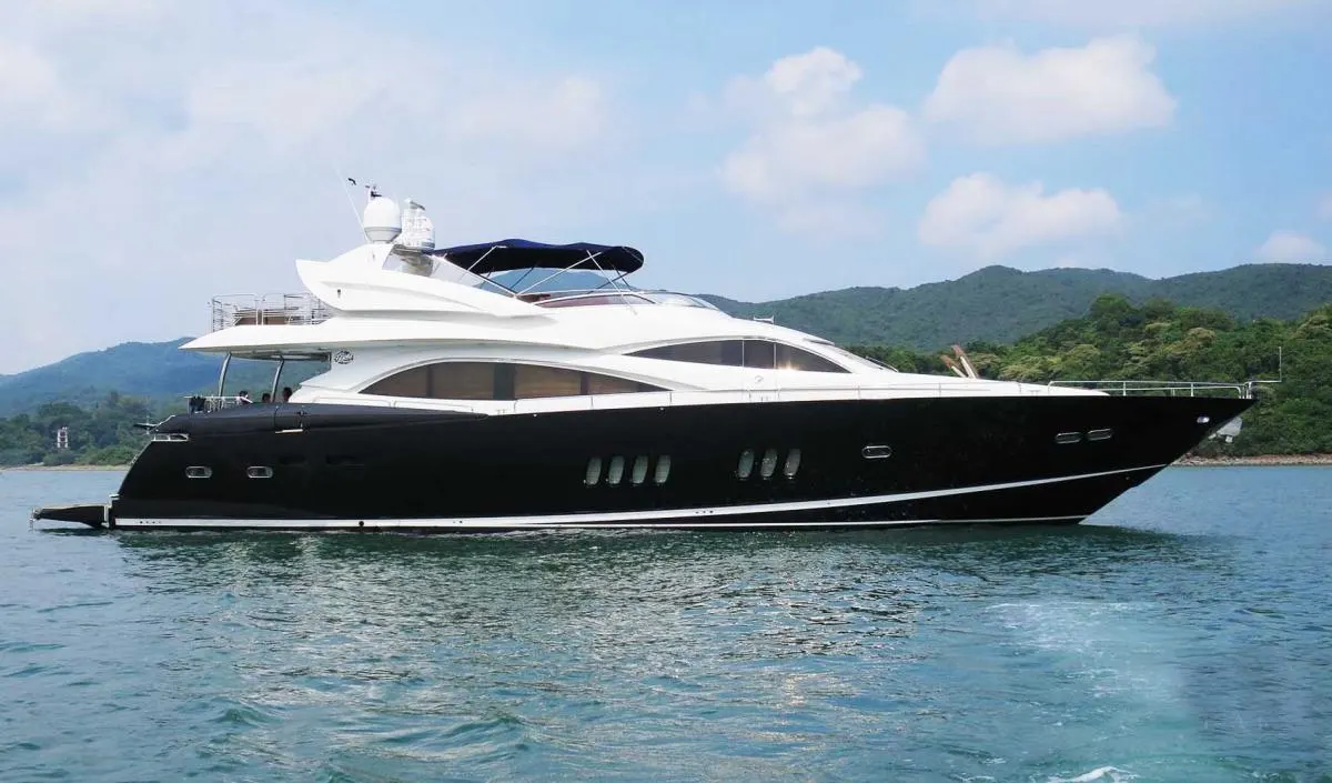 Sunseeker 90ft — photo 4 of 8