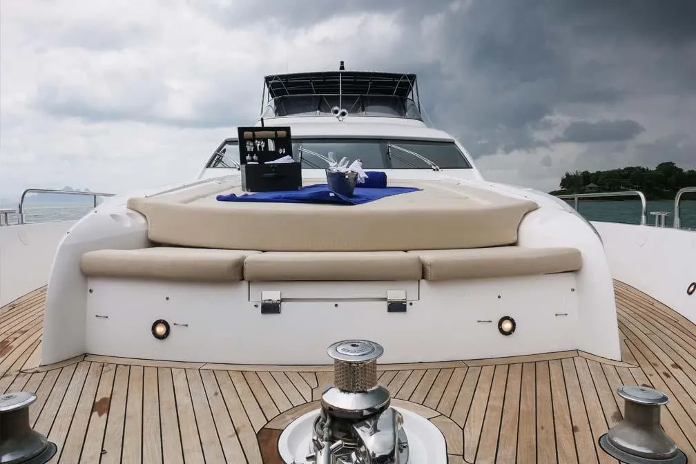 Sunseeker 90ft — photo 7 of 8